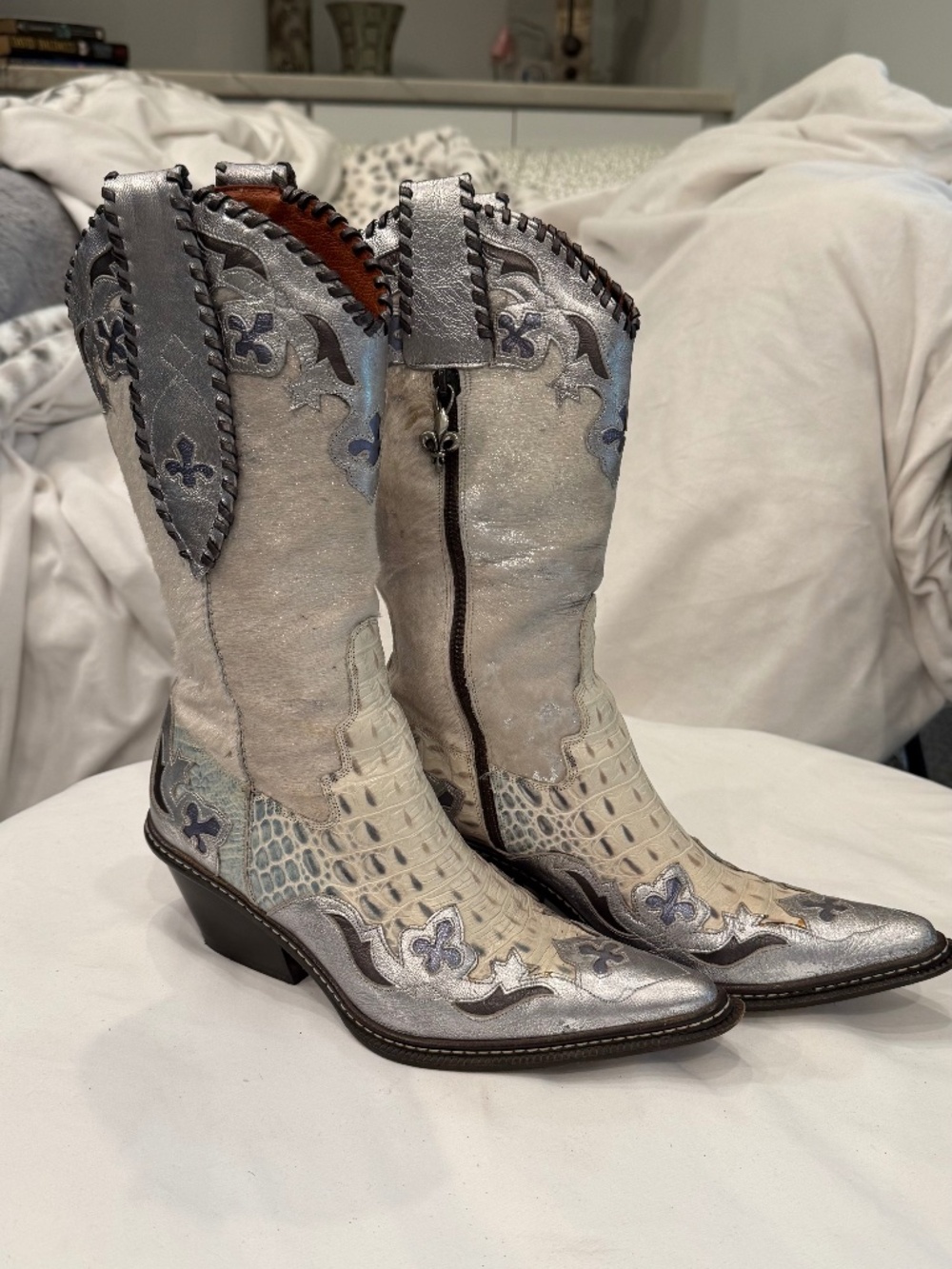 Donald Pliner boots. Amazingly different. Size 7.5  Really Good shape!